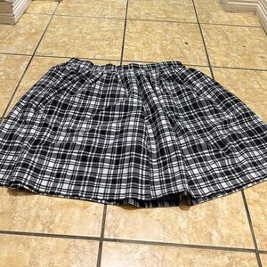 Classic Black and White Plaid Skirt